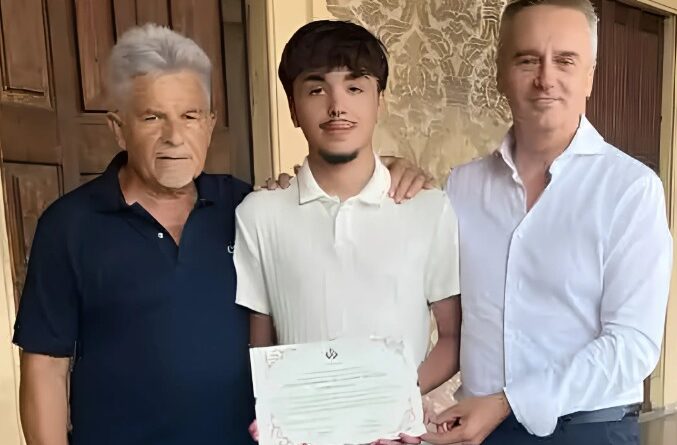 Salva un ragazzo che stava annegando: premiato il 16enne Gabriele Salvati