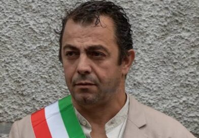 Il sindaco di Triora da otto anni devolve il proprio stipendio alle casse del comune Il sindaco di Triora da otto anni devolve il proprio stipendio alle casse del comune